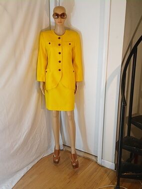 🔥Stunning Like New David Molho (Paris) Yellow 2pc Skirt Suit